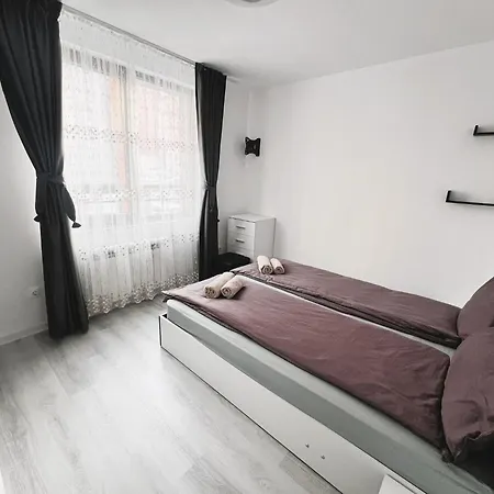Sirius Apartment *